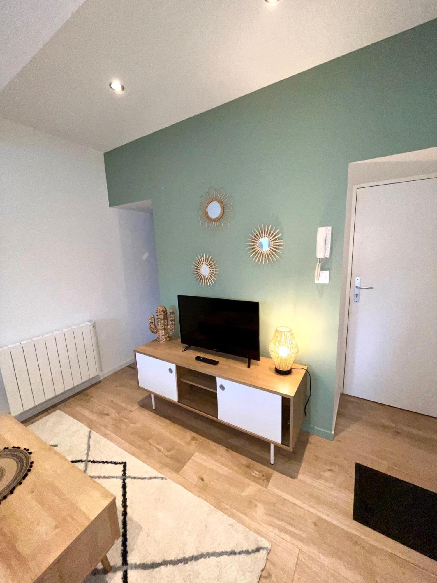 Appartement Le Regnaudin มูแล็ง ภายนอก รูปภาพ